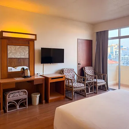 Golden Beach Hotel Pattaya-2