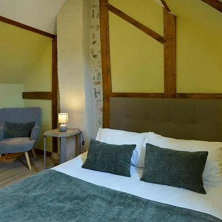 Logis Auberge Le Colombien-3