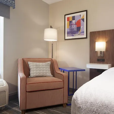 Hampton Inn & Suites Cleveland-Mentor-2