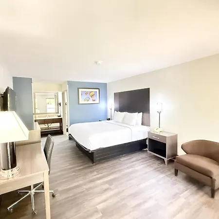 Baymont By Wyndham Tallahassee-2