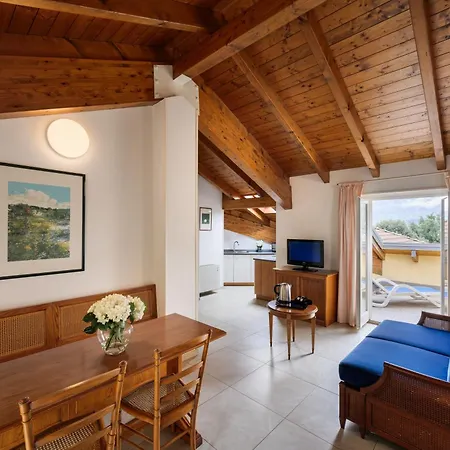 Residence L'Ulivo - Apartments In The City Center, With Fitness, Squash & Private Parking-2