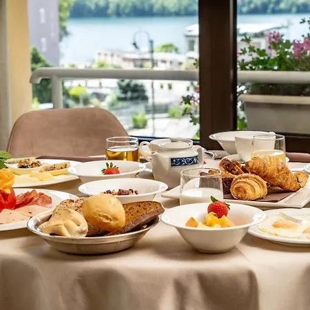 Hotel Ambassador-2