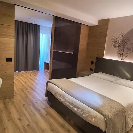 Hotel Canada-2