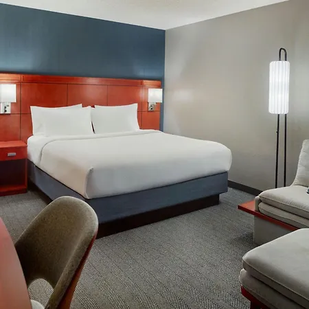 Courtyard By Marriott Frederick-2