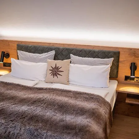 Alpin Lifestyle Hotel Löwen&Strauss-2
