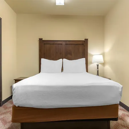 Best Western Plus Cimarron Hotel & Suites-2