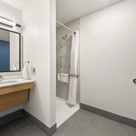 Spark By Hilton Eden Prairie-2