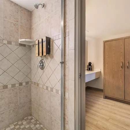 Best Western Plus King'S Inn And Suites-2
