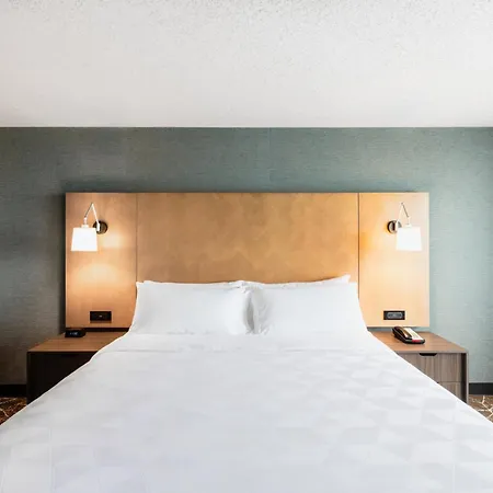 Holiday Inn Newark International Airport-2