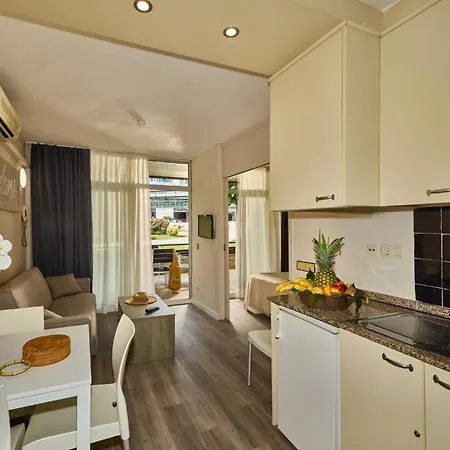 Aparthotel Comtat Sant Jordi-3