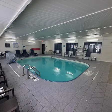 Quality Inn & Suites Green Bay - Ashwaubenon-2