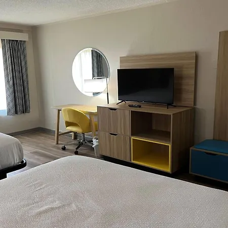Days Inn By Wyndham Norman-3