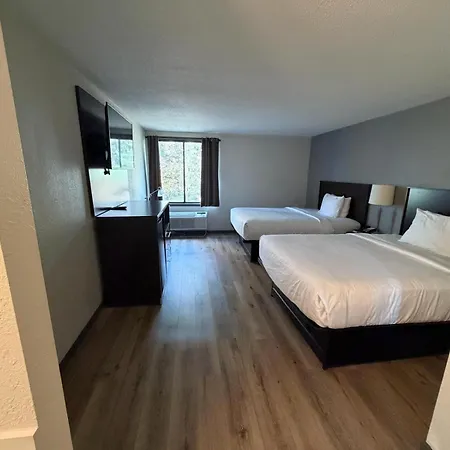 Ramada By Wyndham Stevens Point-2