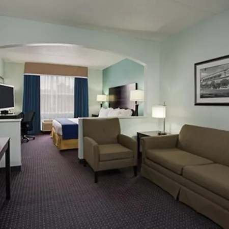 Holiday Inn Express & Suites Plant City By Ihg-3