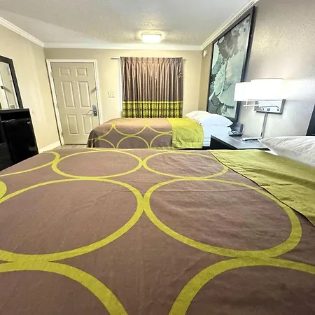 Super 8 By Wyndham Picayune-2