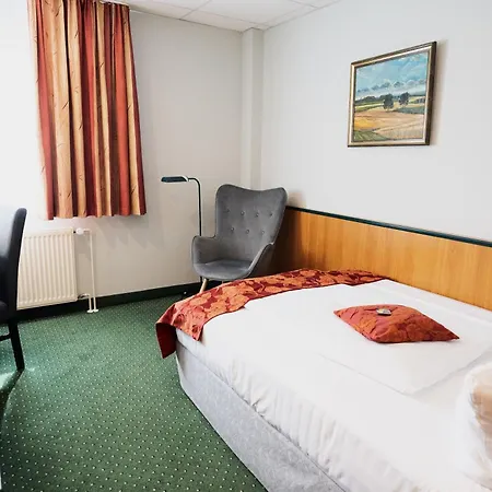 Hotel Landhaus Dierkow-2