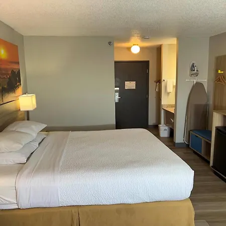 Days Inn By Wyndham Salina I-70-3