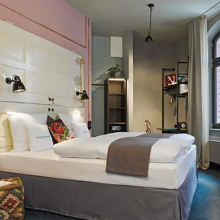 25hours Hotel Altes Hafenamt-3
