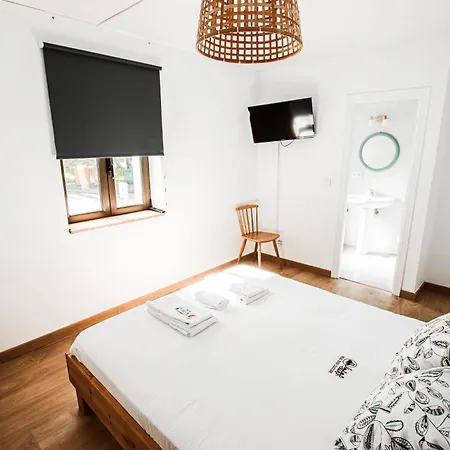 Latas Surf Lodge-3