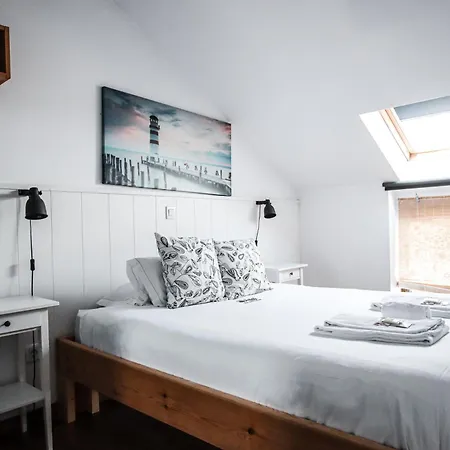Latas Surf Lodge-2