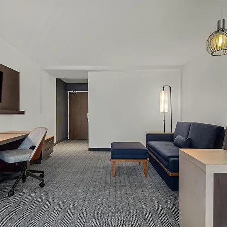 Courtyard By Marriott Oxford-3