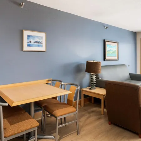 East Bay Suites-3