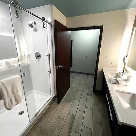 Marina Bay Hotel & Suites, An Ascend Collection Hotel-3