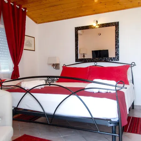 Villa Giummarito B&B-3