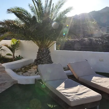 Villa With Heated Pool And Amazing Mountain And Sea Views No Young Groups Allowed-2