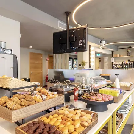 B&B Hotel Genova City Center-2