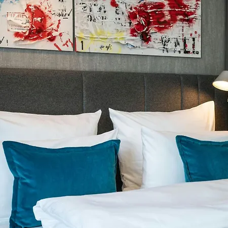 Motel One Berlin Mitte-3