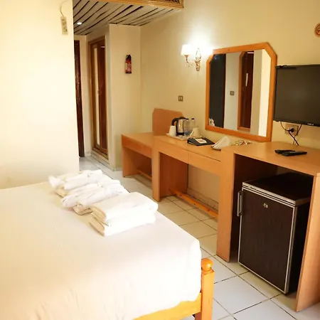 Gaddis Hotel, Suites And Apartments-2