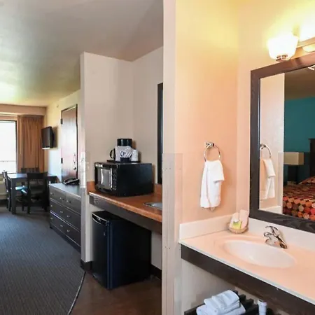 Sunset Bay Resort & Suites-3