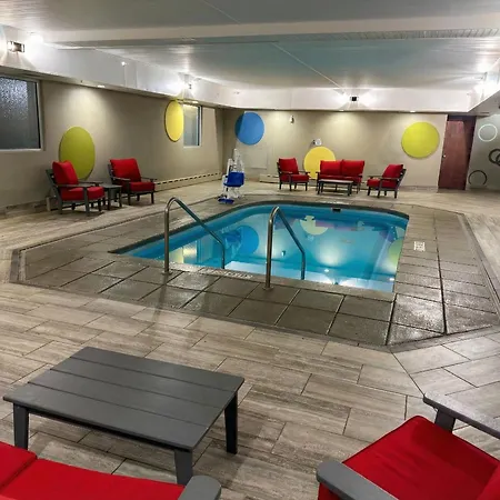 Best Western Plus Sandusky Hotel & Suites-2