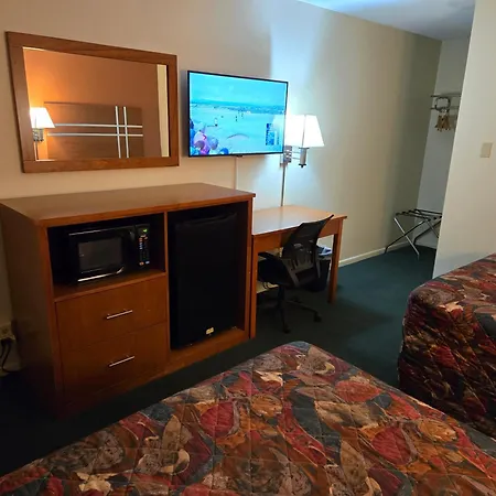 Travelers Lodge Marshall-3