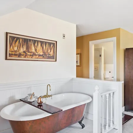 Ravenscroft Inn-2