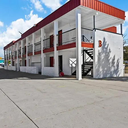 Red Arrow Inn & Suites, A Travelodge By Wyndham-3