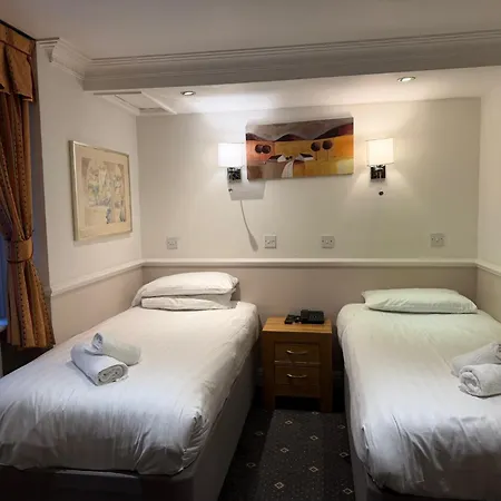 Hyde Park Radnor Hotel B&B-2