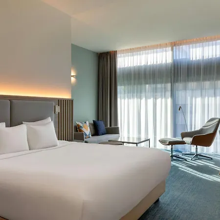 Courtyard By Marriott Amsterdam-3