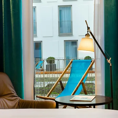Motel One Köln-Neumarkt-2