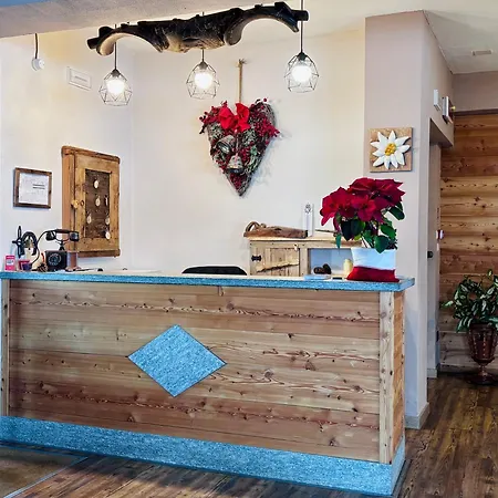 Hotel Piccolo Chalet-2
