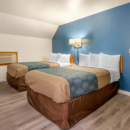Econo Lodge Saint Albans-3