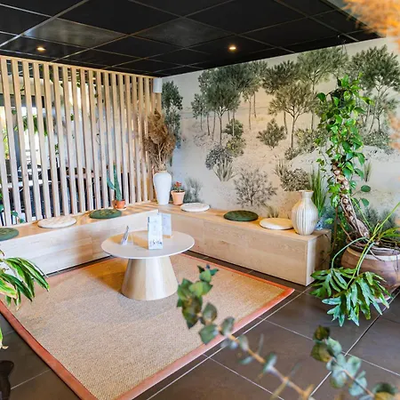 Hôtel les jardins du canal - solaire eco responsable - piscine - parking - garage - bornes électriques - accueil vélos - kids friendly-2
