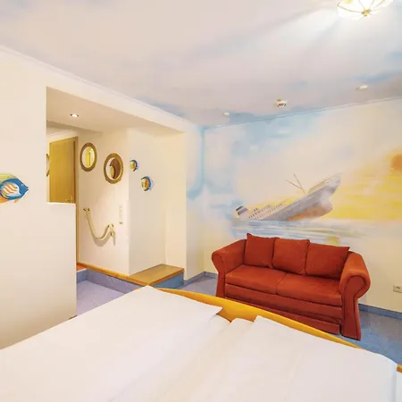 König Ludwig Design Hotel NEU Zimmer mit Sauna oder Whirlpool, genug Parkplatz-3