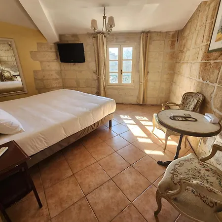 Hotel Du Palais Des Papes-3