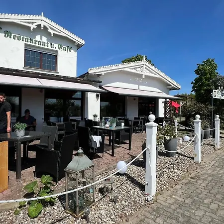 Strand-Hotel Lobbe-2