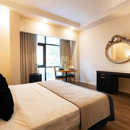 Best Western Plus Embassy Hotel-3