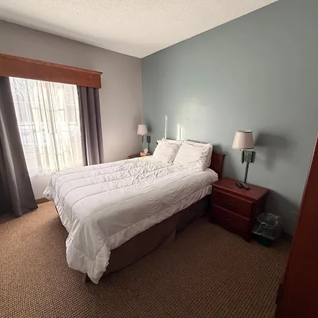 River Hills Hotel- Mankato-2