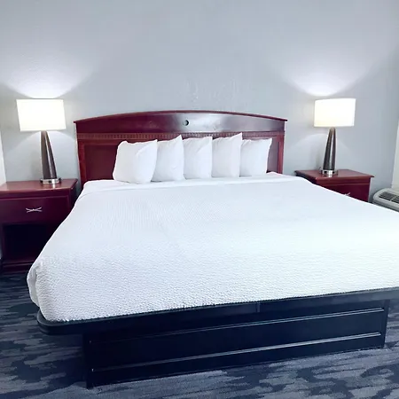 Baymont By Wyndham Michigan City-2