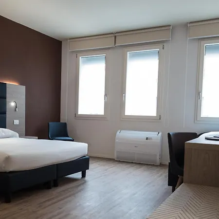 Hotel Touring-2